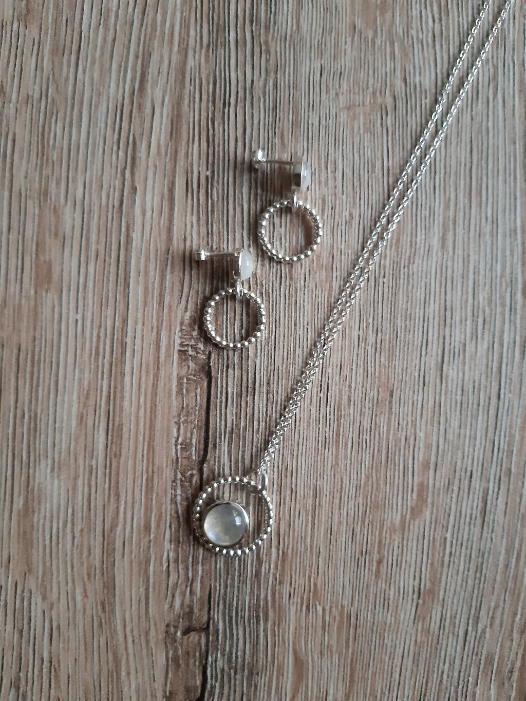 Ohrstecker Mondkristall – Detailansicht 3