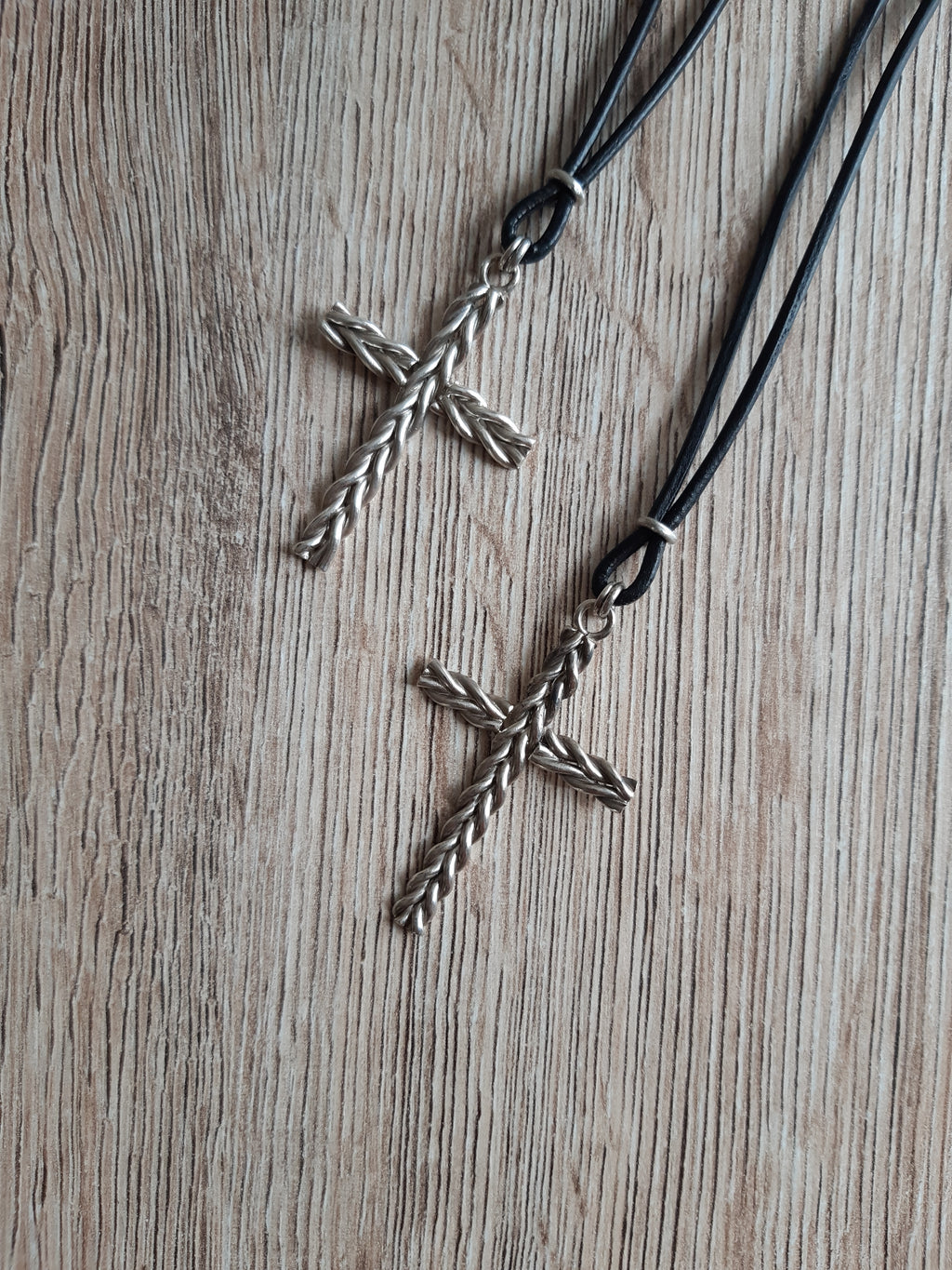 Kreuz "Memento mori" – Detailansicht 2