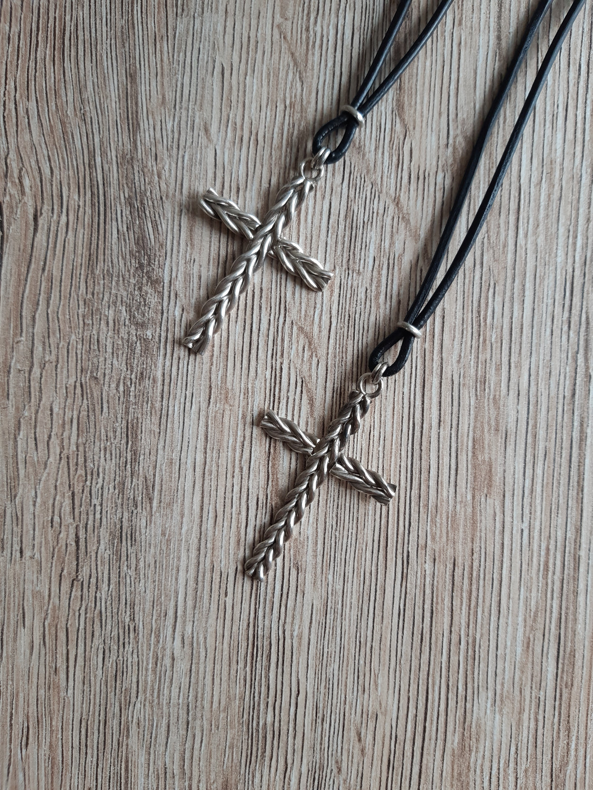 Kreuz "Memento mori" – Detailansicht 2