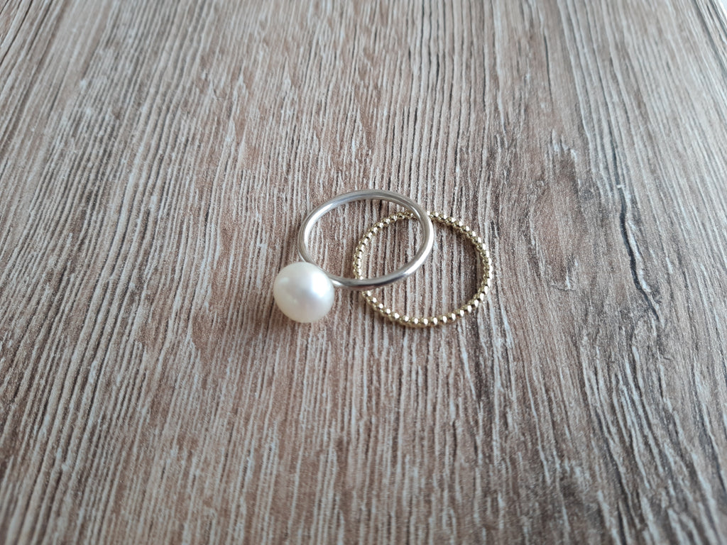 Kugeldrahtring aus Gold – Detailansicht 3