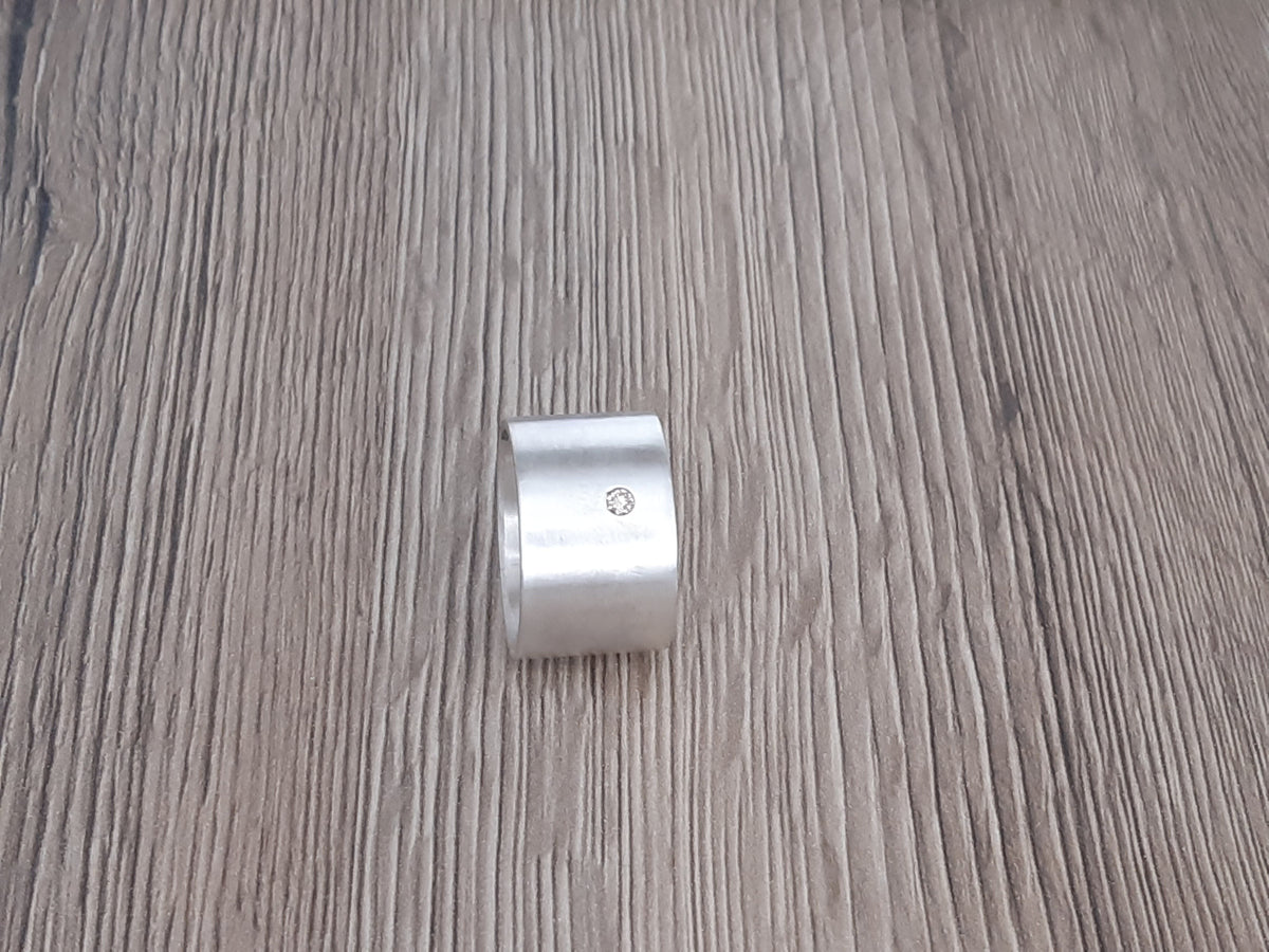 Bandring mit champagnerfarbenem Brillant – Schmuck von Goldschmiede AS
