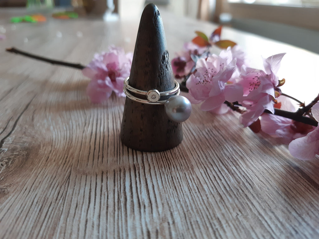 Ring mit grauer Perle – Detailansicht 3