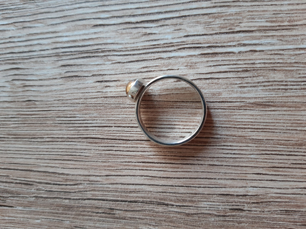 Ring mit kleinem Citrin – Detailansicht 2