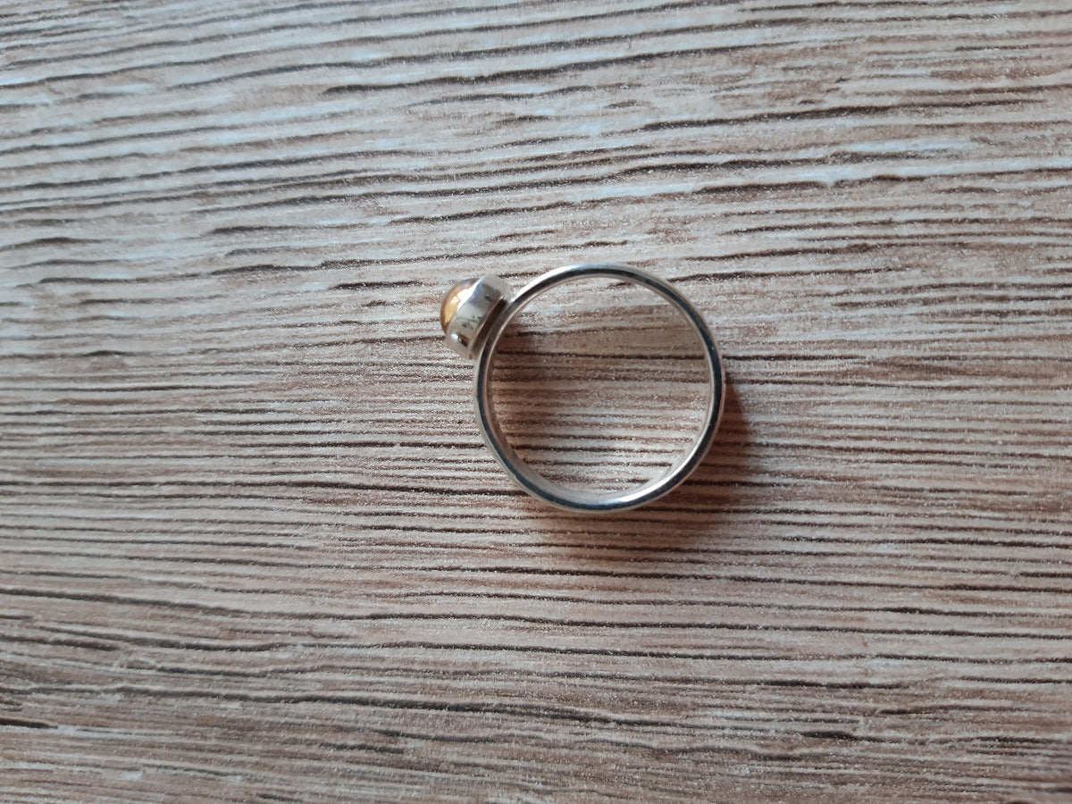 Ring mit kleinem Citrin – Detailansicht 2