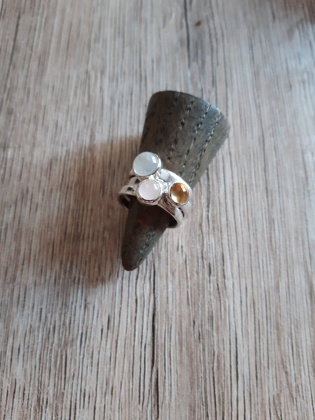 Ring mit kleinem Citrin – Detailansicht 4