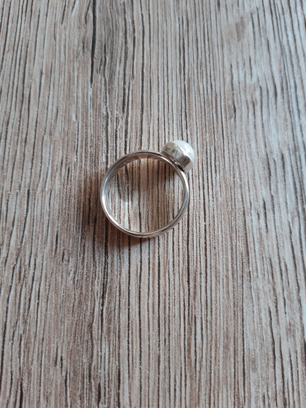 Ring mit Mondkristall – Detailansicht 2